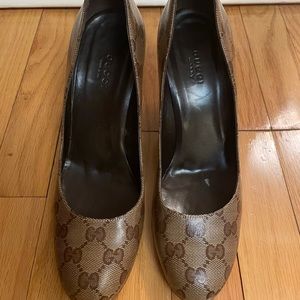 GUCCI Beige GG Crystal Coated Canvas Wedges size 8.5 B